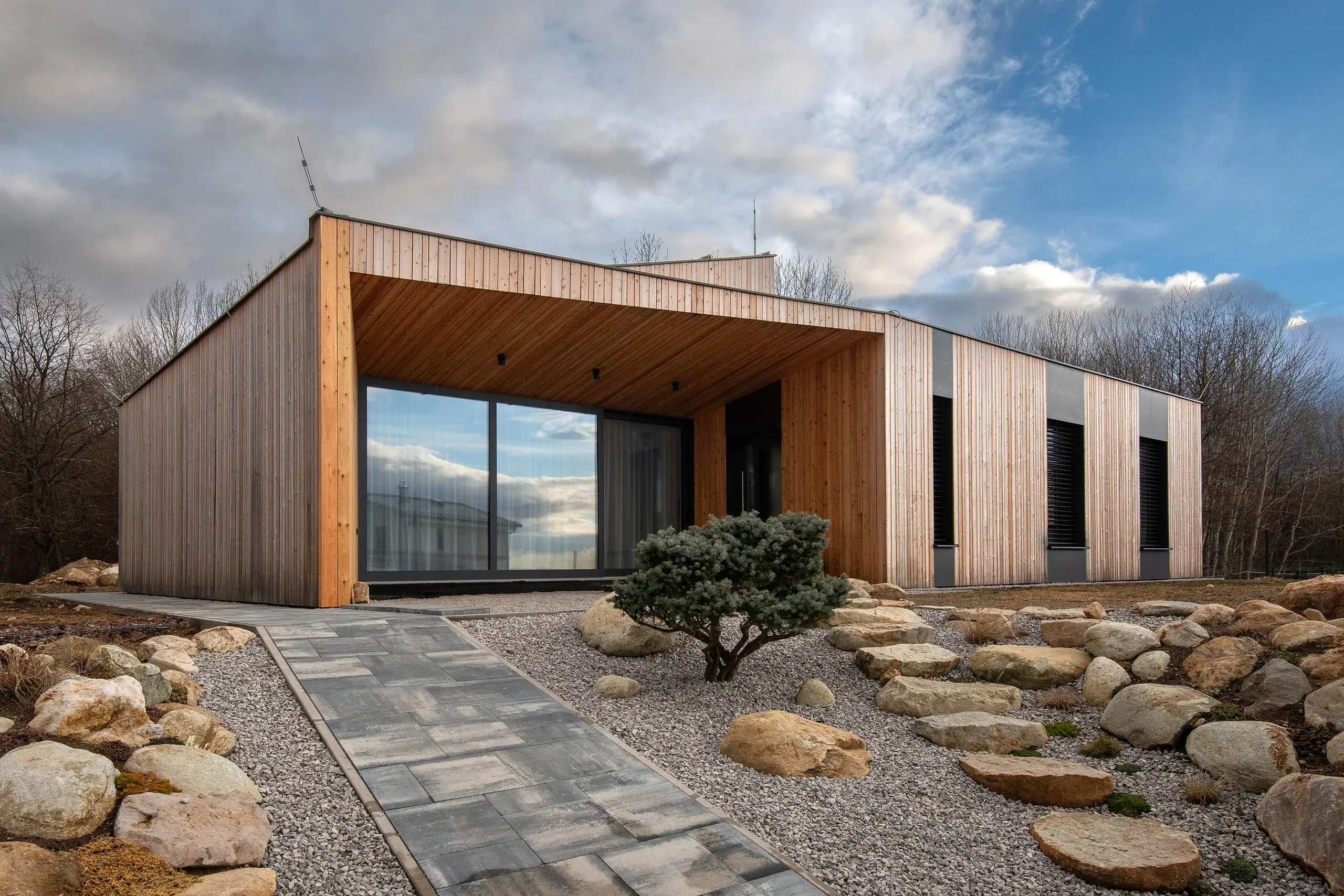 Rodinný dom Horná Mičiná — realizácia ateliéru Tornyos Architects